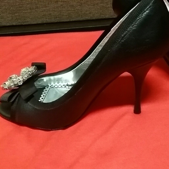 Betsey Johnson's peep toe black high heels shoes - Picture 3 of 5