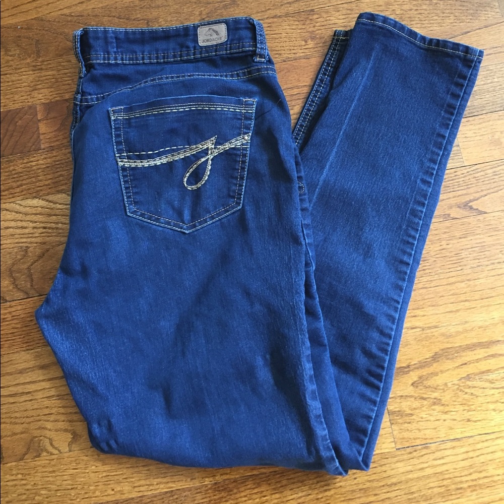 B2G1 🎉SALE🎉 EUC Jordache skinny jeans size 12