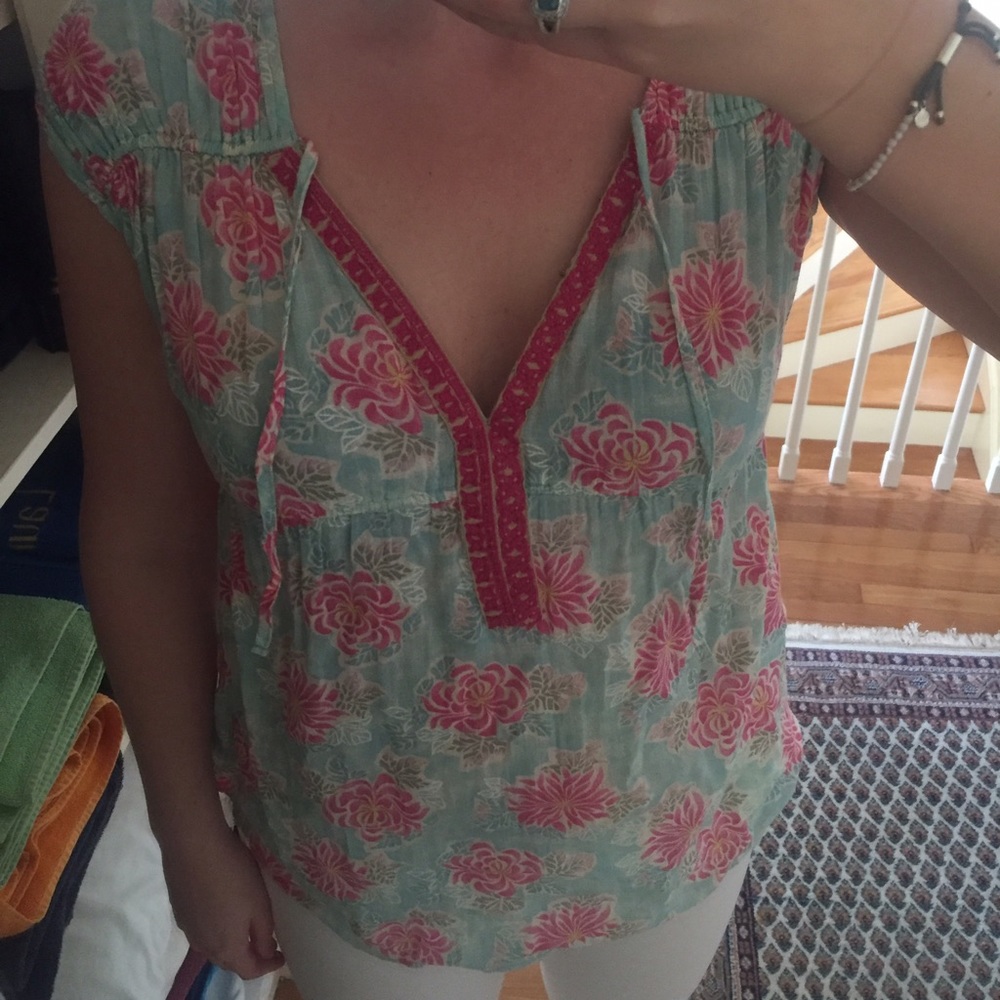 Free people floral top!