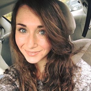 Meet your Posher, Becca