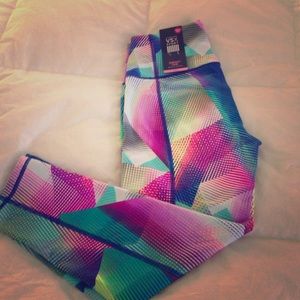 Victoria's Secret Knockout Capri leggings VSX