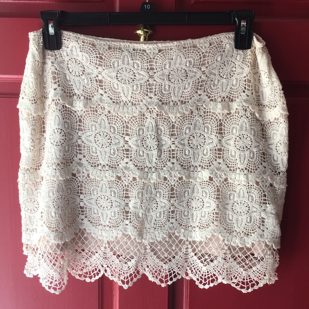 Jennifer Lopez crochet skirt