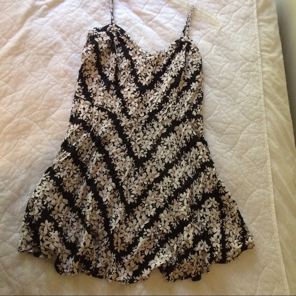 DAISY PATTERN DRESS