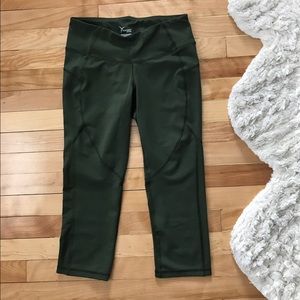 green cropped workout tights. Last chance!
