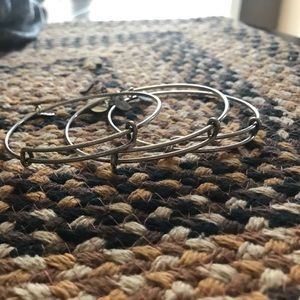 Alex and ani plain bracelet set