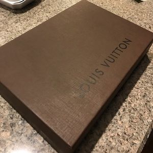 ❤️SOLD❤️ Louis Vuitton Mediuim Box