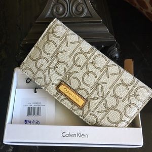 Calvin Klein Leather Wallet Signature Logo NEW