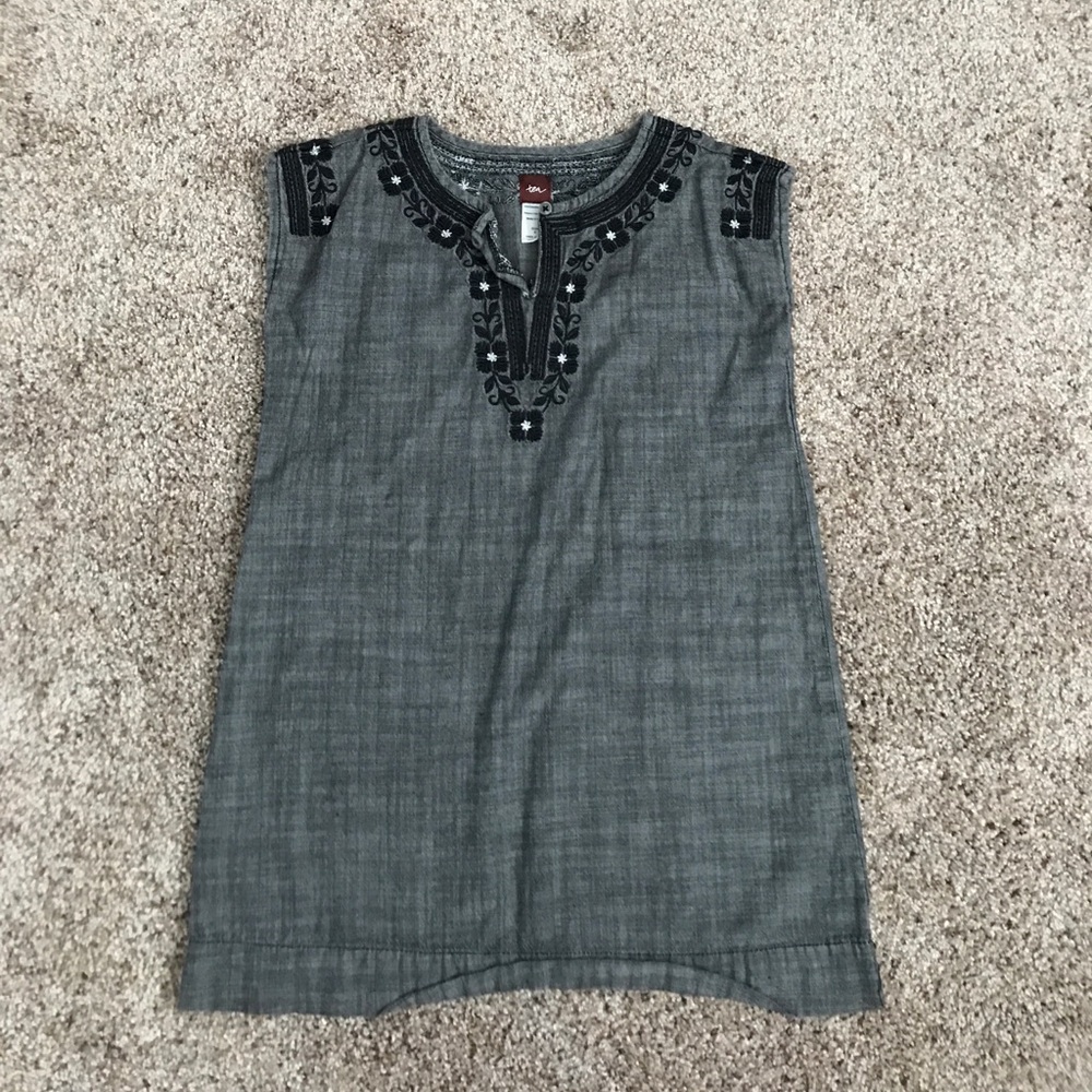 Shift dress with detail