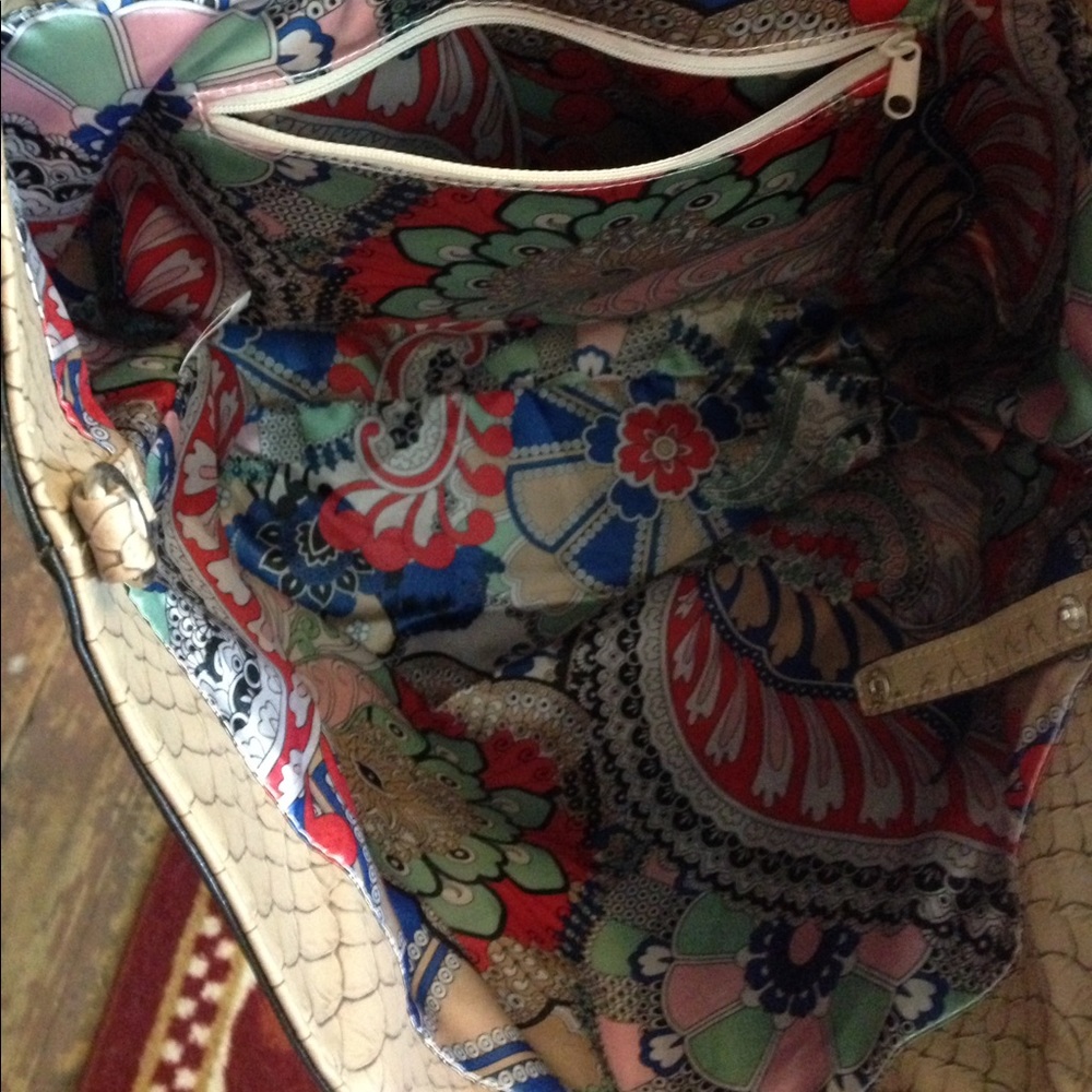 Handbag - Picture 2 of 2