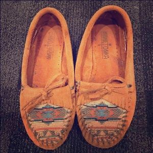 Minnetonka moccasins sz 5.5