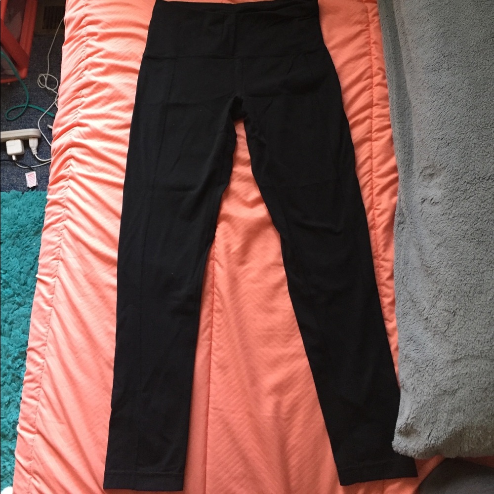 Black athletic leggings!