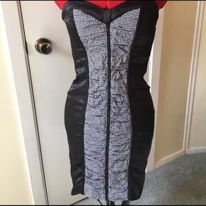 Strapless black n white bebe dress
