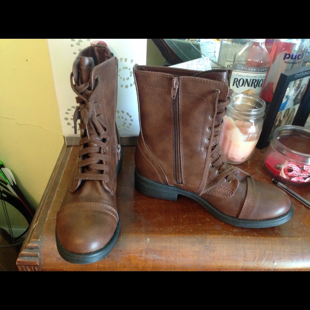 NEVER WORN STILL IN THE BOX BROWN BOOTS