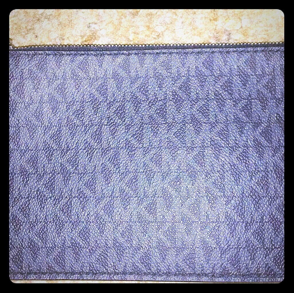 🌹SALE🌹 Michael Kors Wristlet PLEASE READ!