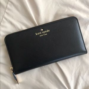🆕 Kate Spade Cameron zip wallet 🖤