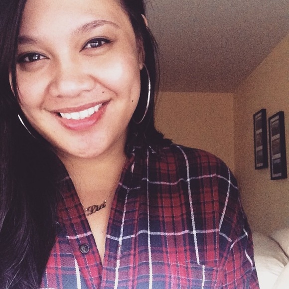 WELCOME! 😊 Meet your Posher! - Picture 5 of 8