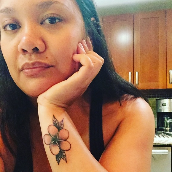 WELCOME! 😊 Meet your Posher! - Picture 8 of 8