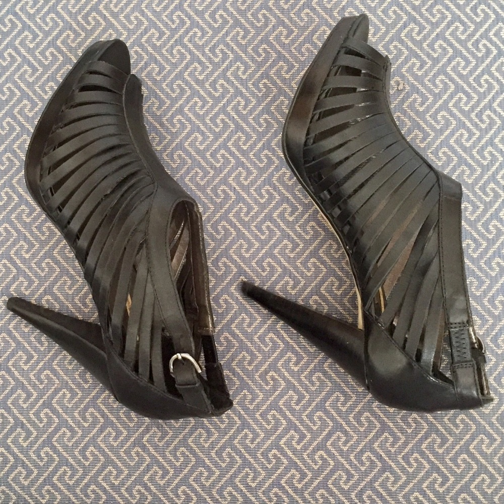 {LAST CHANCE} Max Studio black heels