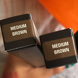 Anastasia Beverly Hills brow wiz