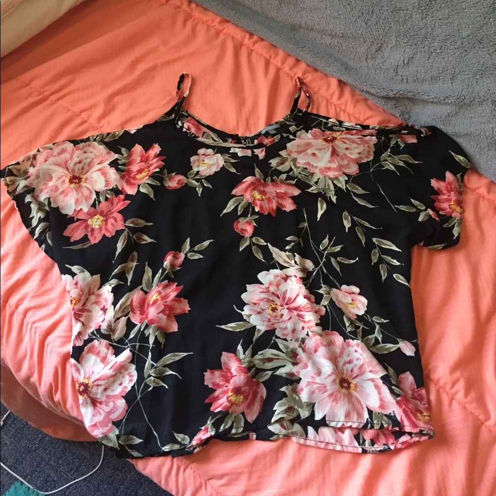 Pretty floral blouse!