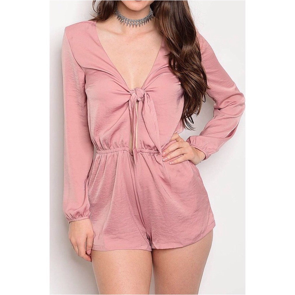 🔥🔥Long sleeve v neck ruched satin romper🔥🔥