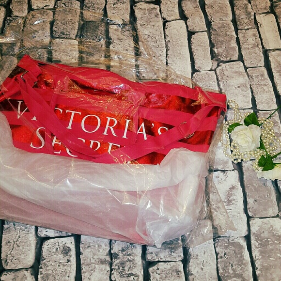 PRICE DROP Limited Edition VS Tote - Picture 2 of 2