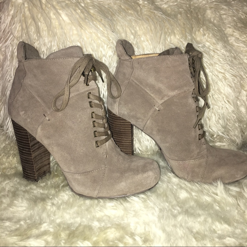 NINE WEST lace-up booties