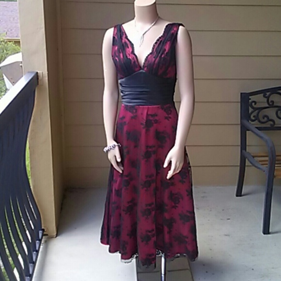 Night Way Collections Dresses & Skirts - Black and Red Lace A-line Dress