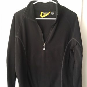 Mountain Hardwear lightweight pull over 1/4 zip