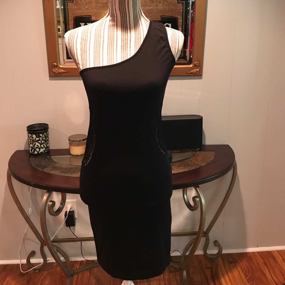 👗 Little black dress, off shoulder 👗