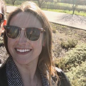 Meet your Posher, Stephanie