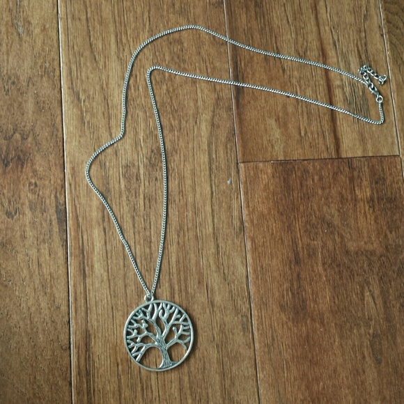 Tree necklace - Picture 2 of 2
