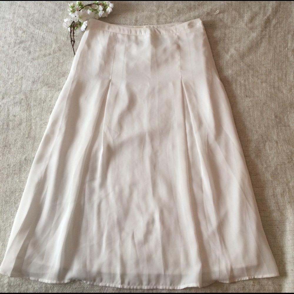 🌸Spring Cleaning🌸 Anthropologie White Skirt