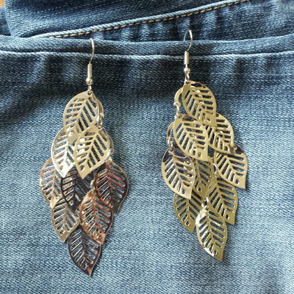 Dangle leaf earrings