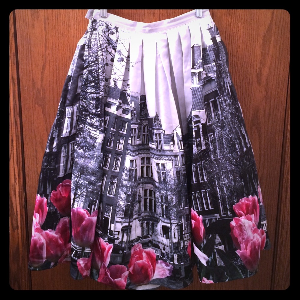 Chick wish Tulips and Building midi print skirt