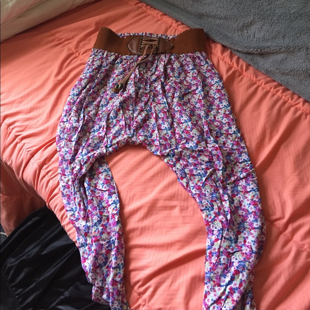 Floral gypsy pants!