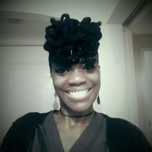 Meet your Posher, Nakisha