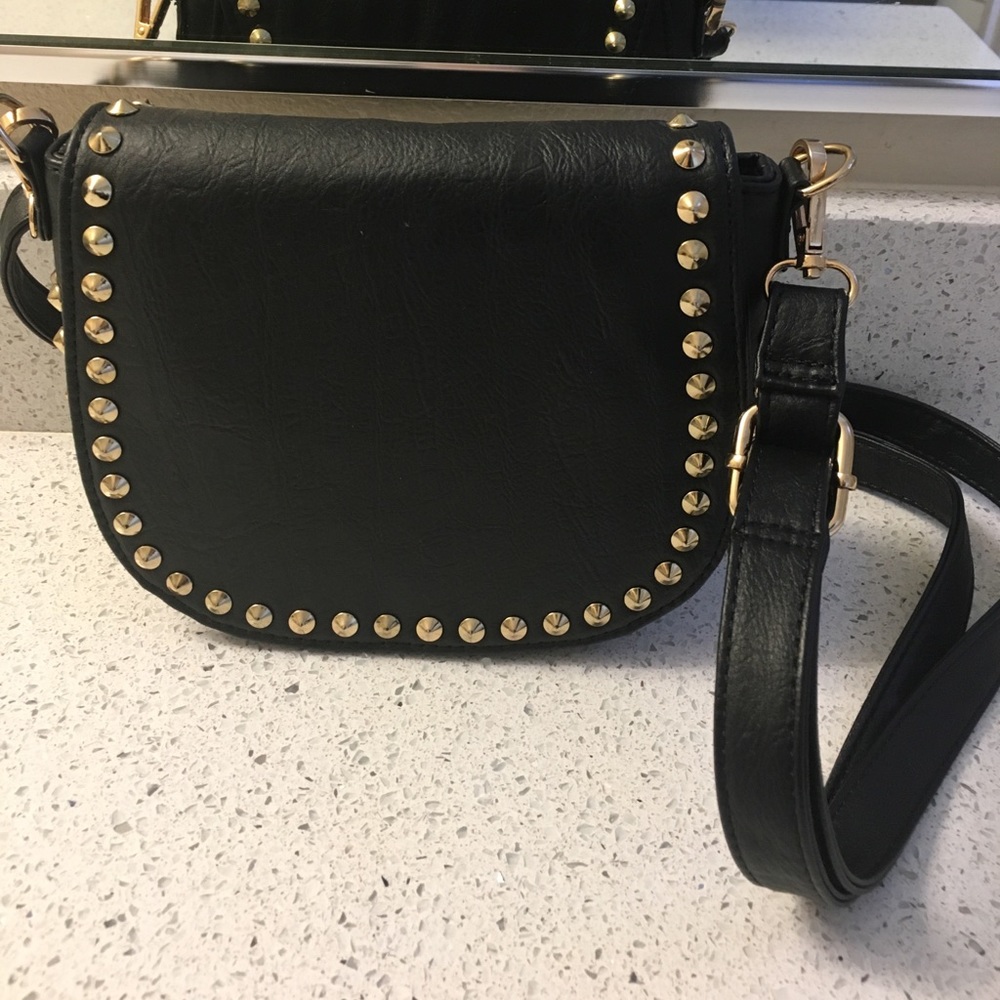 Studded saddle bag