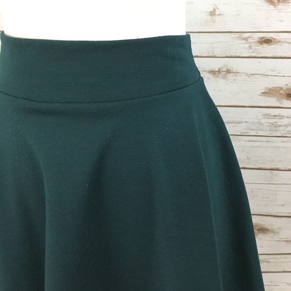 • Francesca's Green Skirt • - Picture 2 of 2