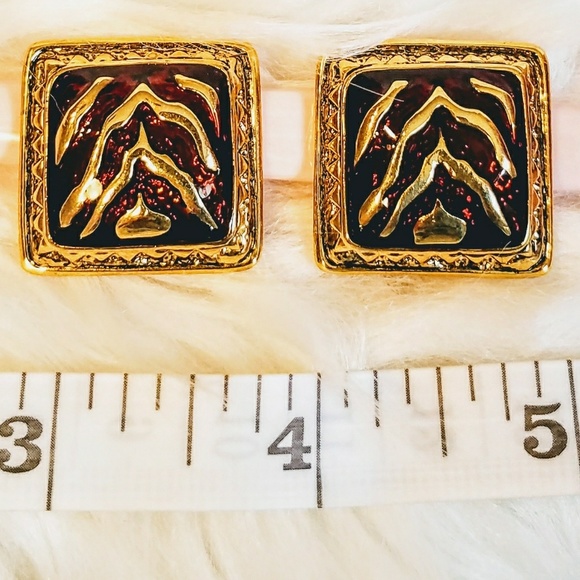 Tiger pattern clip earrings - Picture 1 of 1