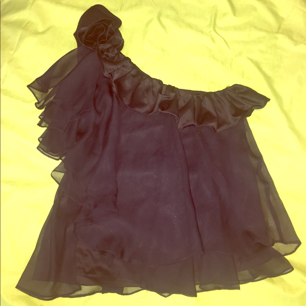 Ruffled flowy one-shoulder Private Gallery blouse