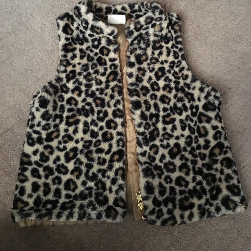 Crazy 8 animal print vest