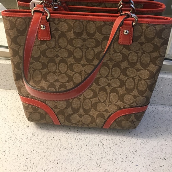 Coach purse - Picture 3 of 3