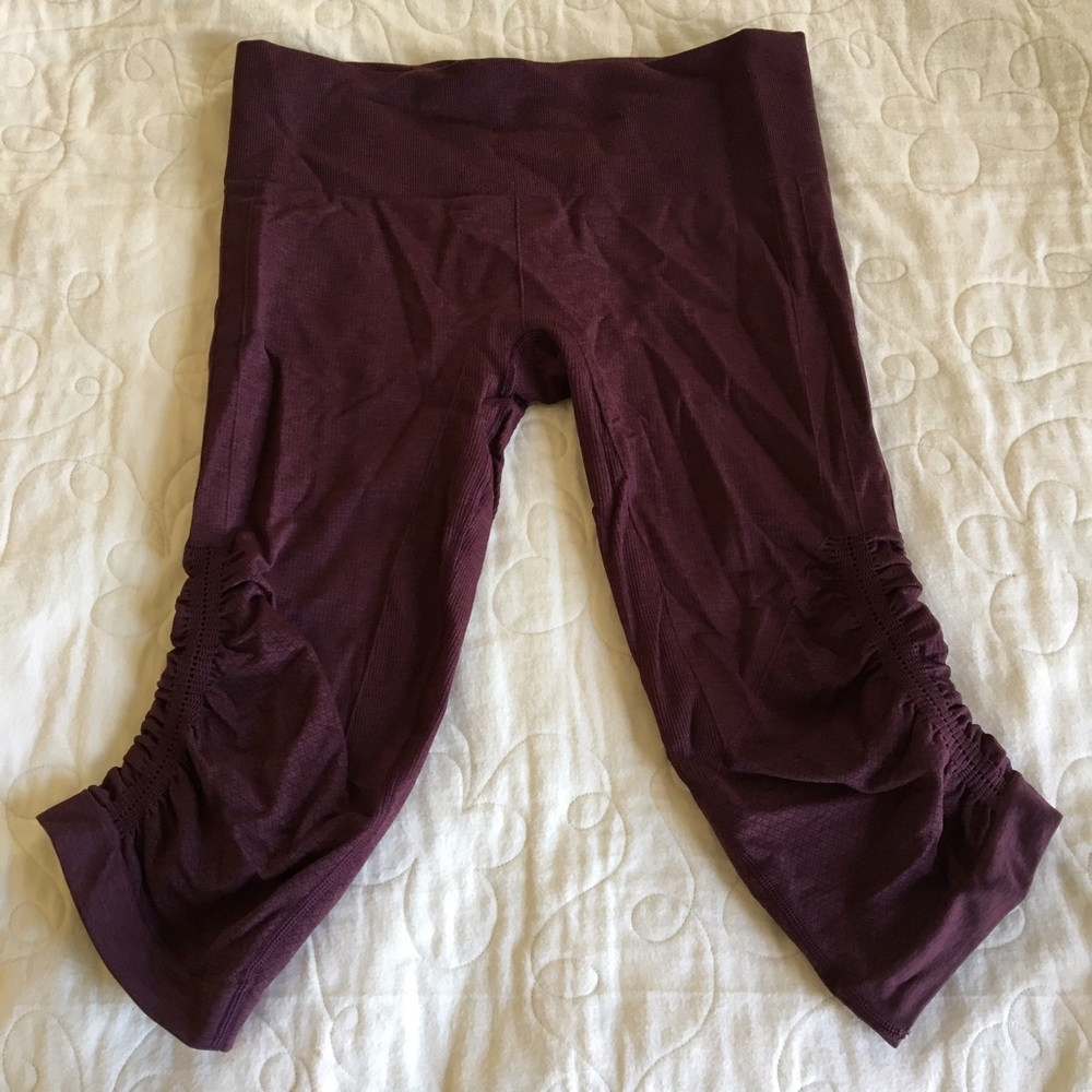 Plum lululemon 3/4 leggings