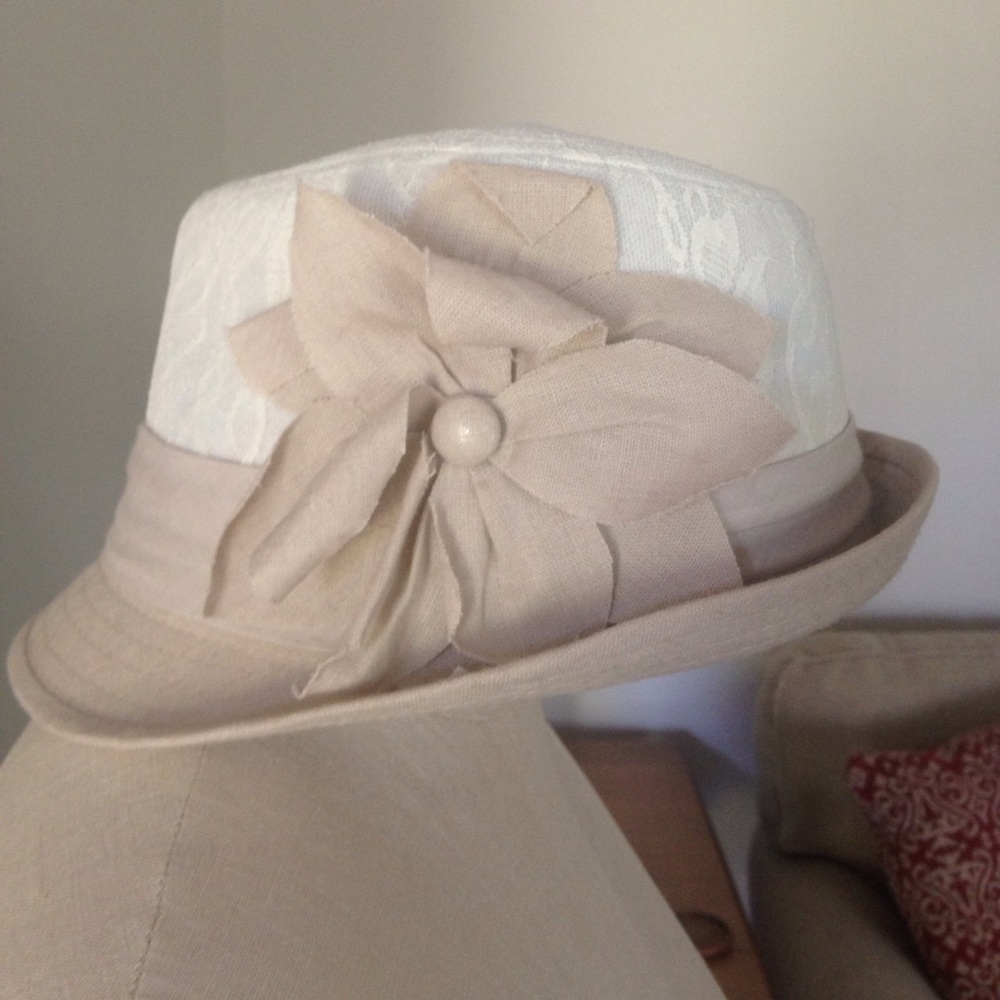 Creme Lacey Flower Fedora Hat