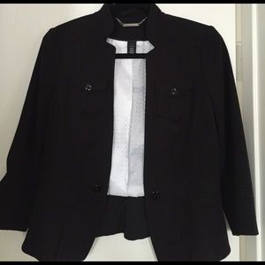 Three- quarter sleeve blazer 🔮