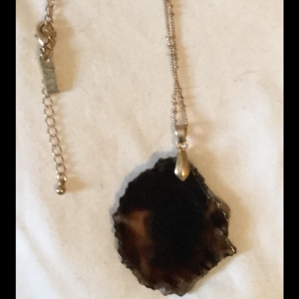 Beautiful agate slice,long gold chain INC SALE!