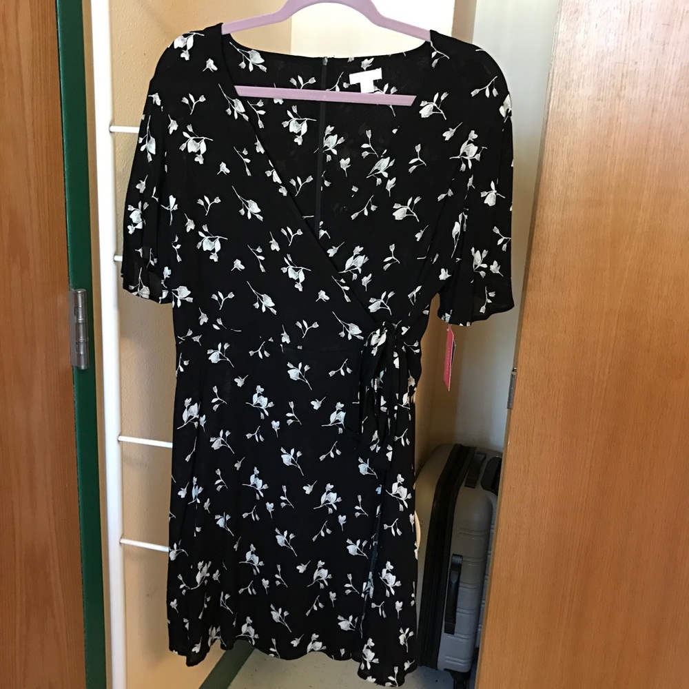 NWT Floral Wrap Dress