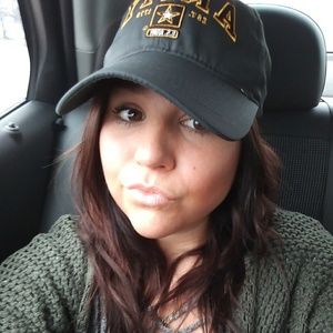 Meet your Posher, Alicia