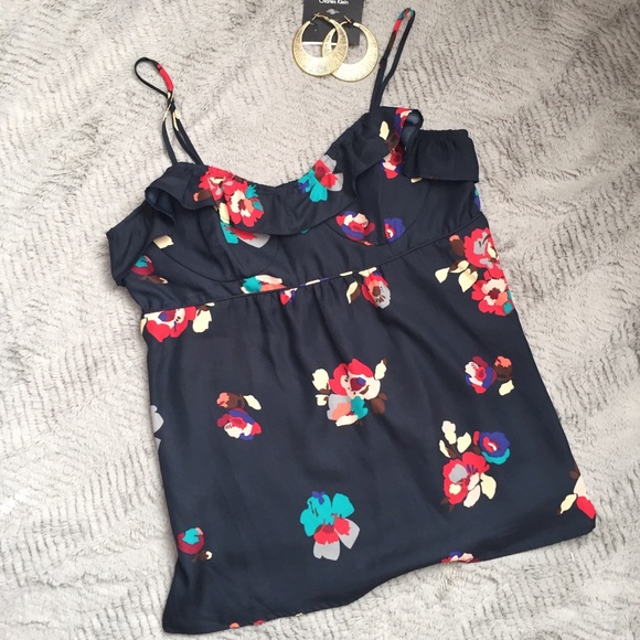 American Eagle Outfitters Tops - AEO tank blouse floral print